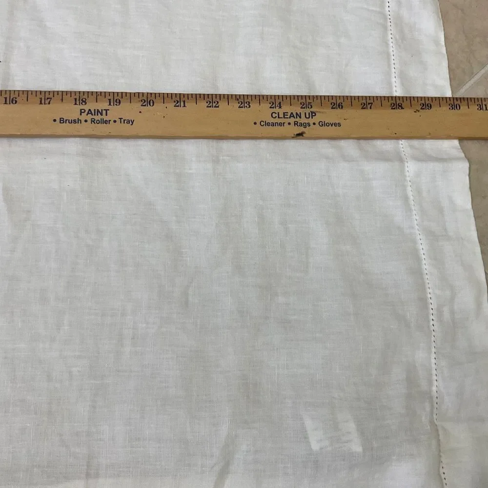 Pottery Barn 100% Linen 1 European Pillow Sham 30”x30” white .